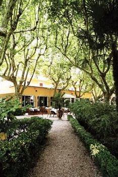 La Touloubre Hotel La Barben Exterior photo